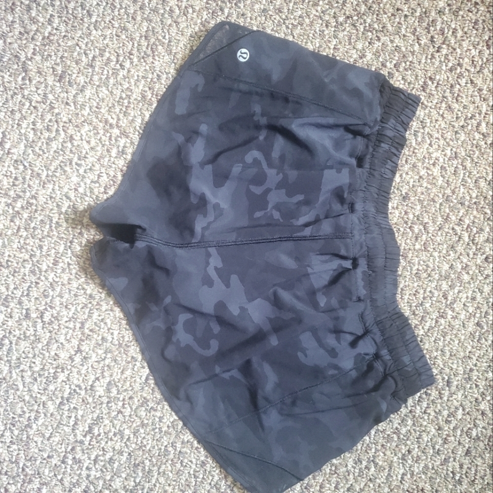 Lululemon hotty hot shorts 10